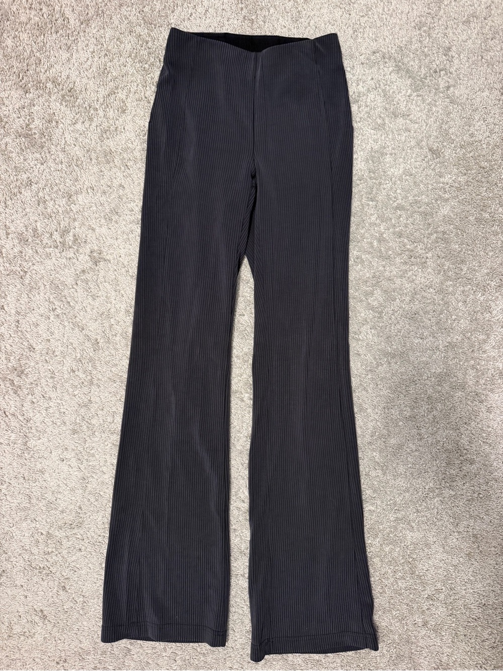 Lululemon flared soft stream pant black / charcoal size 4